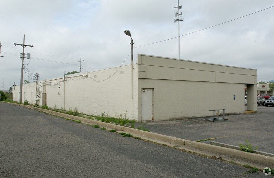 More Photos Of 1561 Haslett Rd, Haslett General Retail For Lease