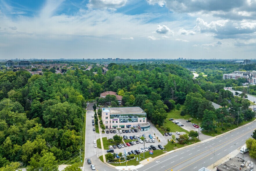 More Photos Of 8077 Islington Av, Vaughan Medical For Lease