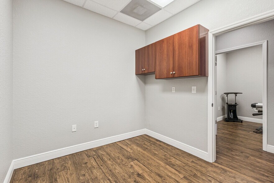 More Photos Of 235 Hatteras Ave, Clermont Medical For Lease