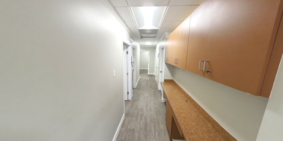 More Photos Of 8837 Goodbys Executive Dr, Jacksonville Medical For Lease