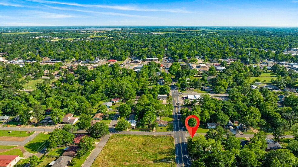 More Photos Of 1975 E Cherry St, Paris Land For Sale
