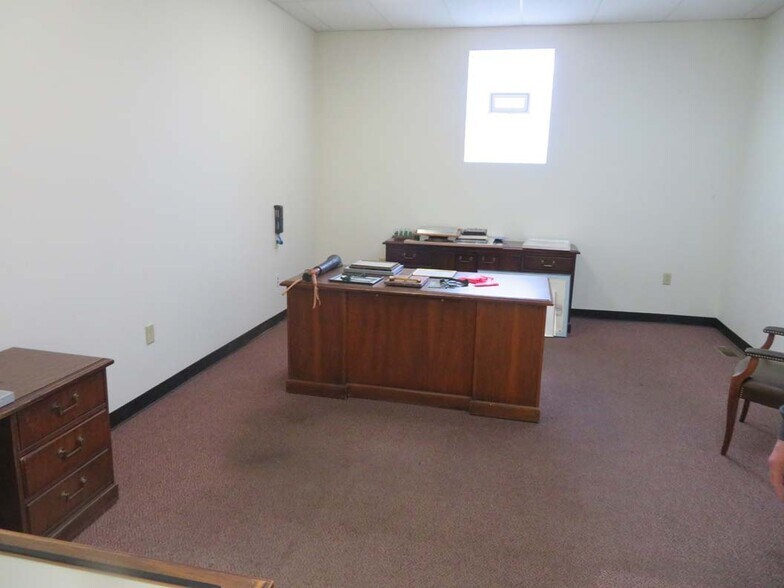 More Photos Of 1458 Main St, Buffalo Freestanding For Sale