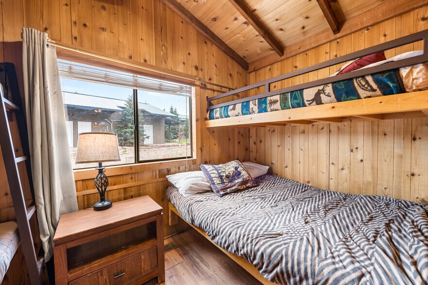 More Photos Of 1050 South Blvd, Dutch John Hotel For Sale