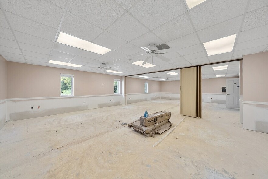 More Photos Of 230 N Tyndall Pky, Panama City Office For Lease