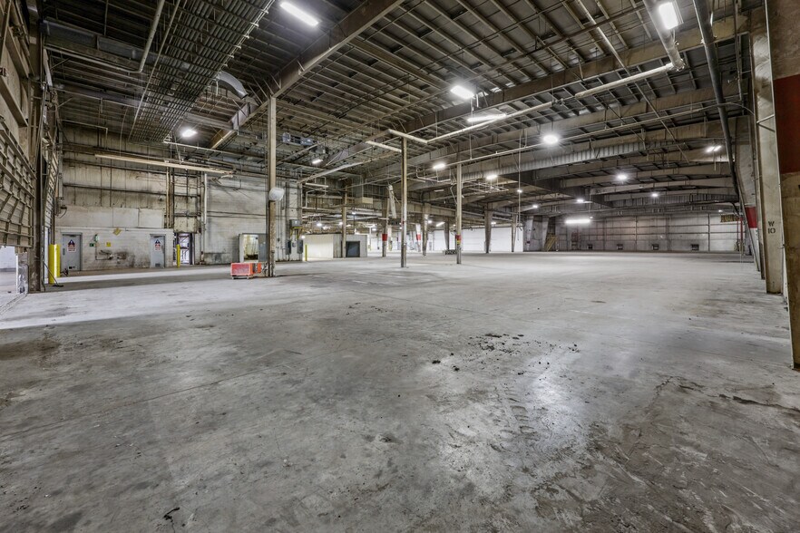 More Photos Of 656 Interstate Dr, Crossville Manufacturing For Lease