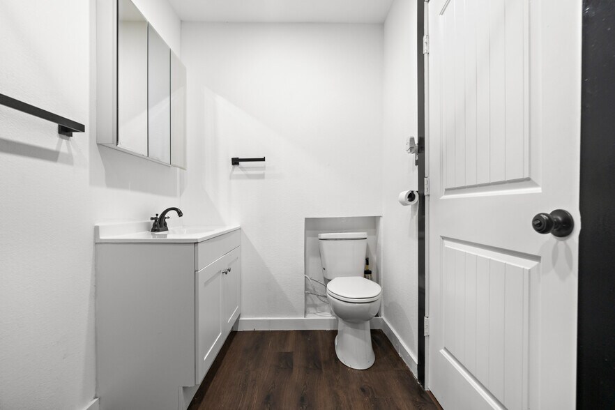 More Photos Of 3212 Robinson Dr, Waco Office Residential For Sale