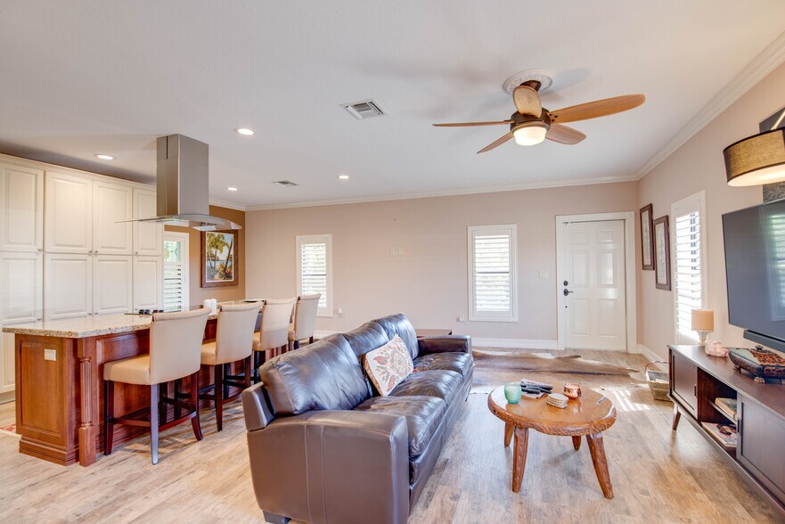 More Photos Of 87847 Overseas Hwy, Islamorada Medical For Sale