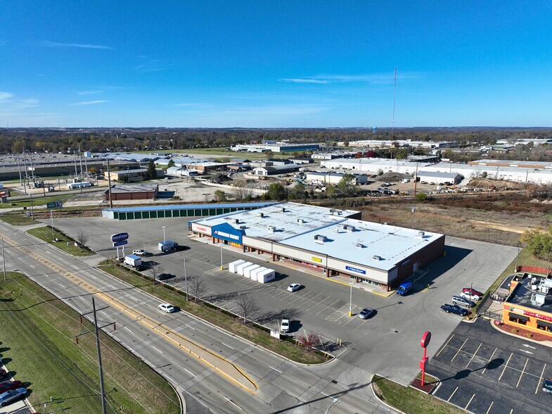 More Photos Of 1500-1502 E Riverside Blvd, Loves Park Unknown For Lease