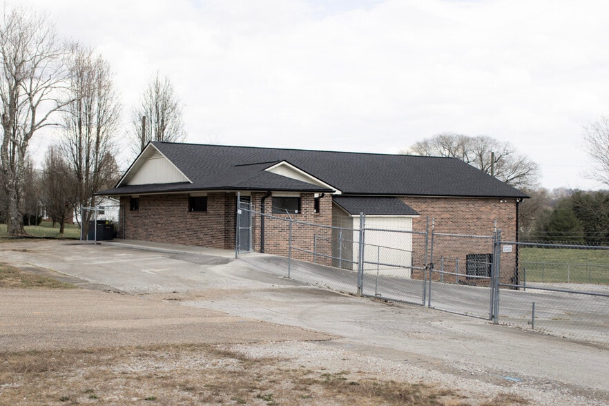 Primary Photo Of 10022 Rutledge Pike, Knoxville Medical For Sale