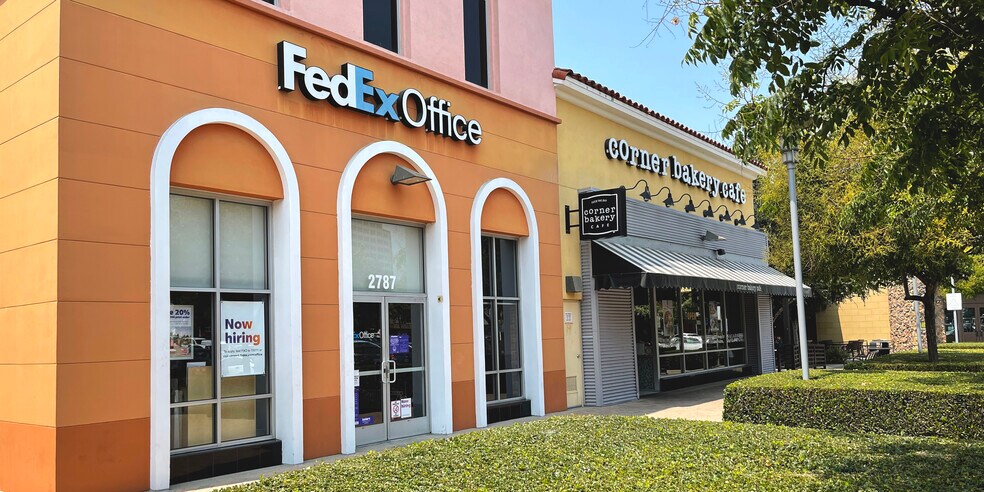 More Photos Of 2791 N Main St, Santa Ana Unknown For Lease