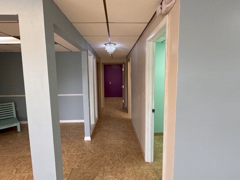 More Photos Of 5050 Gulf Blvd, Saint Petersburg Storefront For Lease