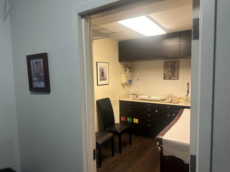 More Photos Of 330 W 58th St, New York Apartments For Lease