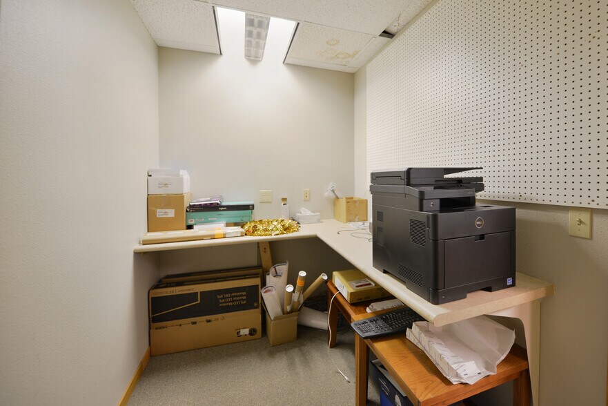 More Photos Of 724 Whalers Way, Fort Collins Office For Sale