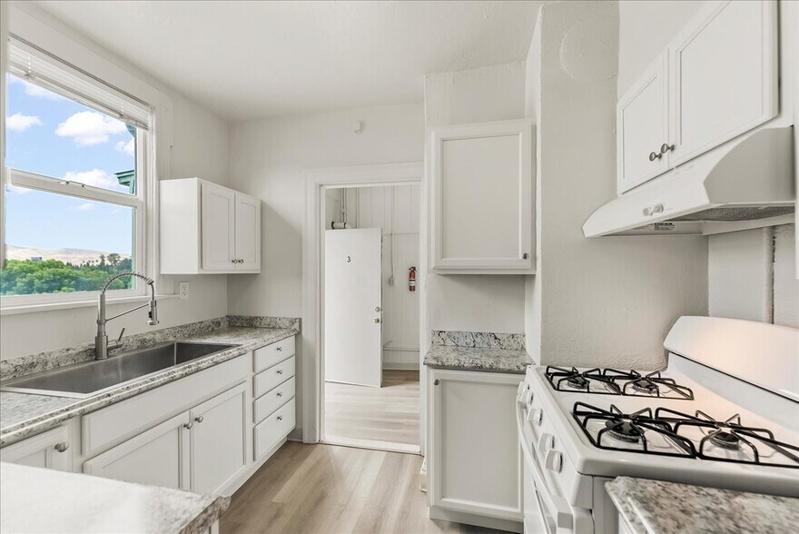 More Photos Of 950 East St, Pittsburg Apartments For Sale