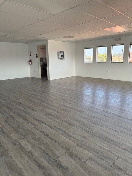 More Photos Of 20951 Brookhurst St, Huntington Beach Loft Creative Space For Lease