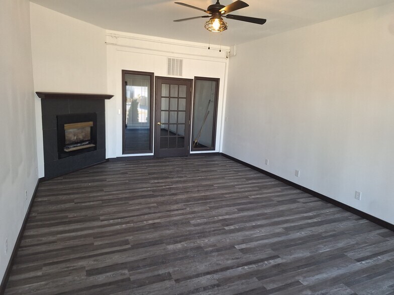 More Photos Of 310 Tiffany Ct, Champaign Office For Lease