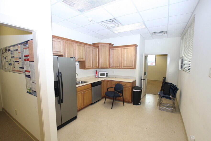 More Photos Of 150 Felton Dr, Rockmart Auto Dealership For Sale