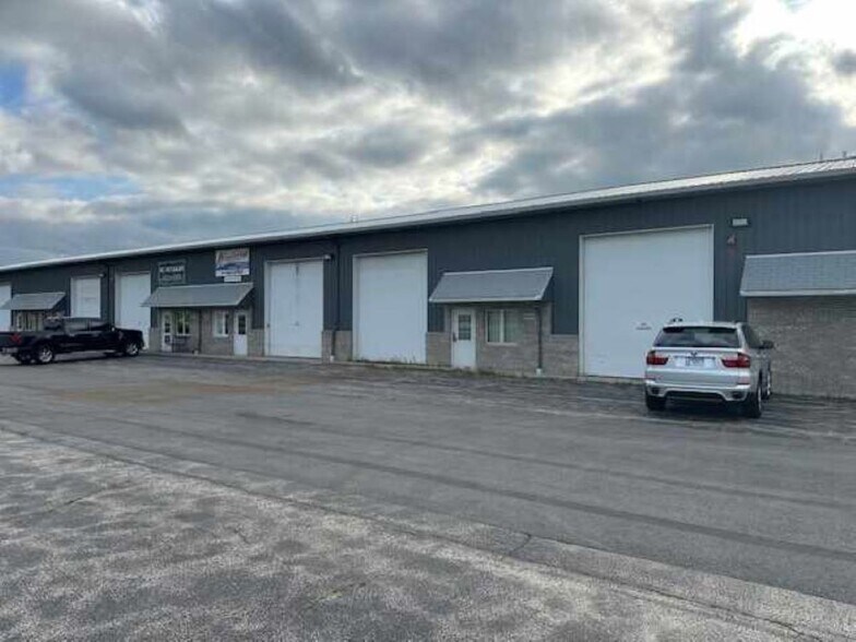 More Photos Of 21638-21648 S Schoolhouse Rd, New Lenox Warehouse For Lease