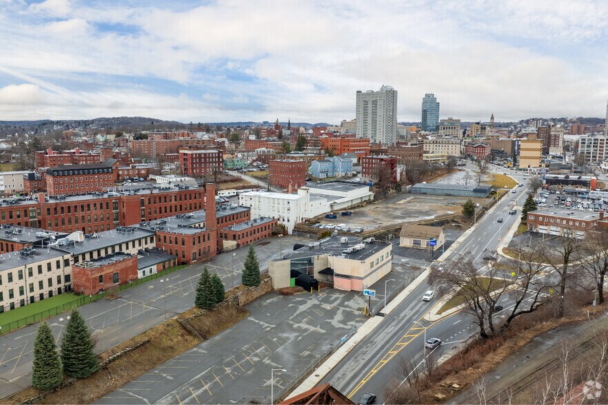 More Photos Of 241 Southbridge St, Worcester Bar For Sale