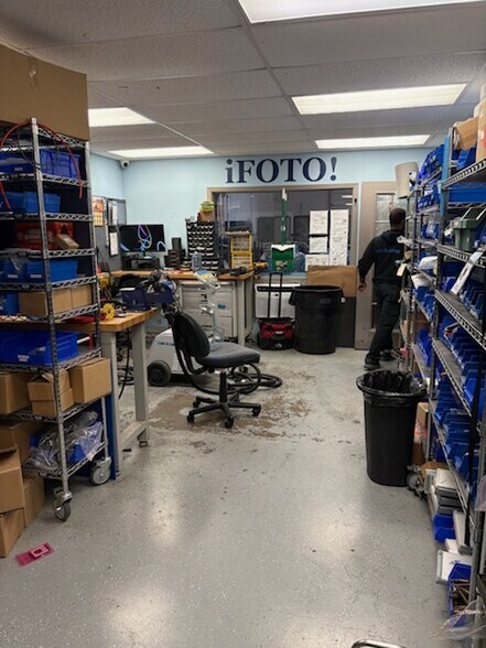 More Photos Of 2805 Singleton St, Rowlett Distribution For Lease