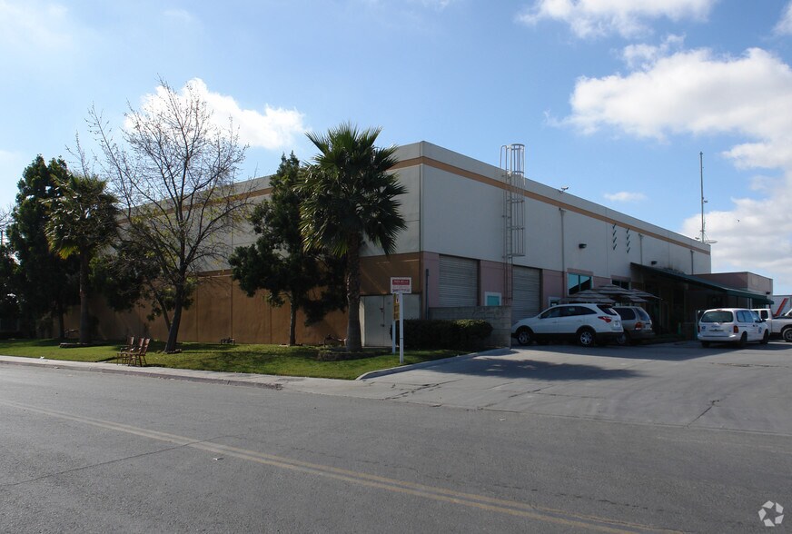 More Photos Of 8490 Avenida de la Fuente, San Diego Warehouse For Lease