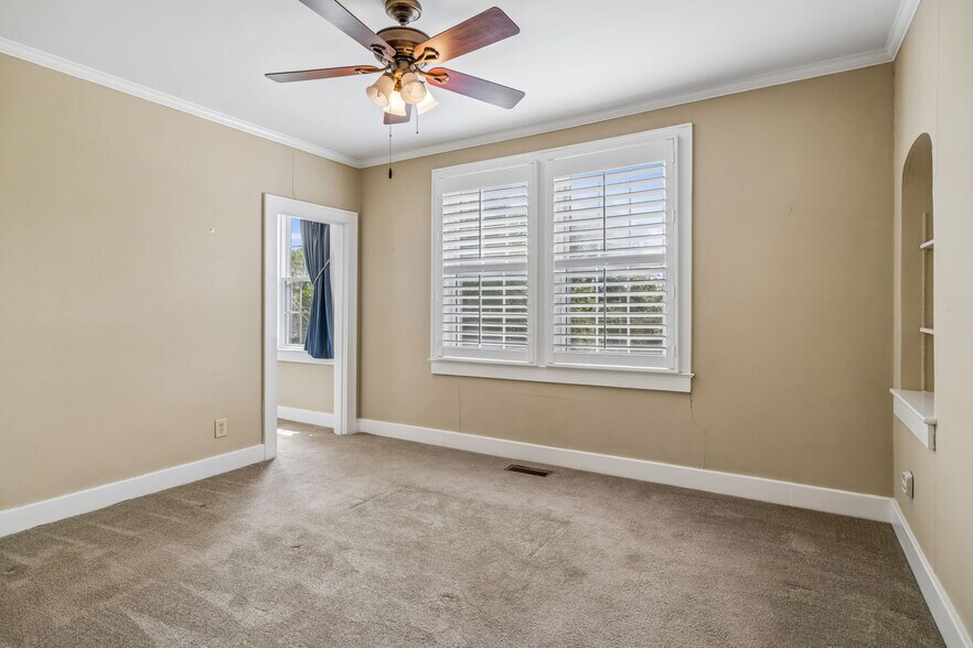 More Photos Of 609 W 7th St, Columbia Office For Sale