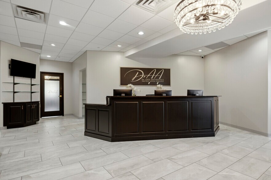 More Photos Of 4420 Valley View Rd, Edina Office For Lease