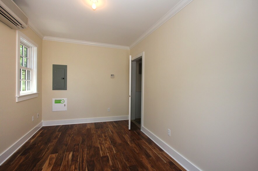 More Photos Of 3 Kemble Ave, Cold Spring General Retail For Lease