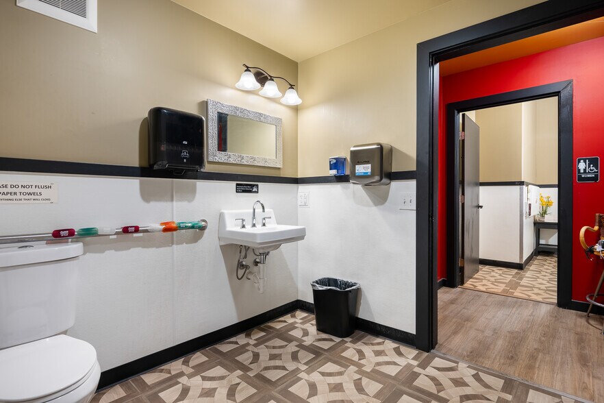 More Photos Of 52 4th St, Granby Restaurant For Sale
