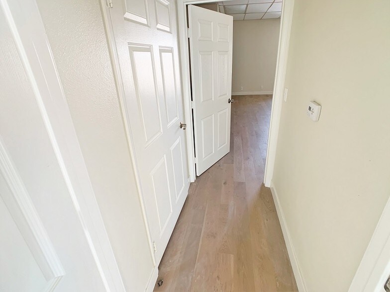 More Photos Of 935 N Vignes St, Los Angeles Auto Dealership For Lease