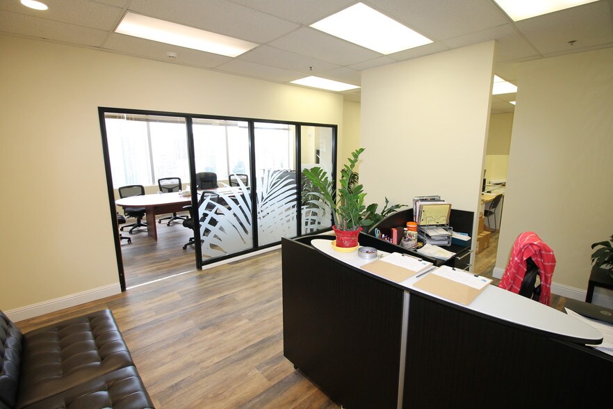Primary Photo Of 1441 Kapiolani Blvd, Honolulu Medical For Lease