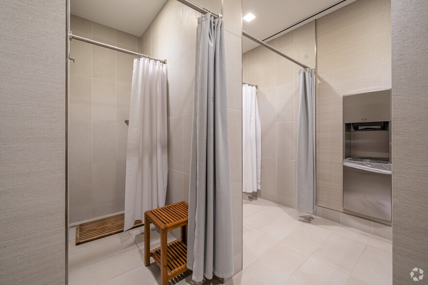 More Photos Of 1233 West Loop S, Houston Unknown For Lease