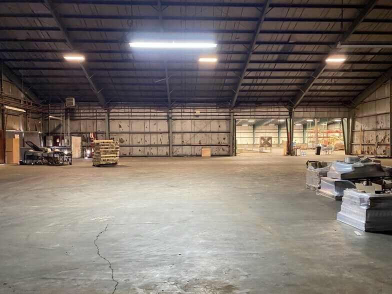 More Photos Of 1610 Waterworks Rd, Columbus Warehouse For Sale