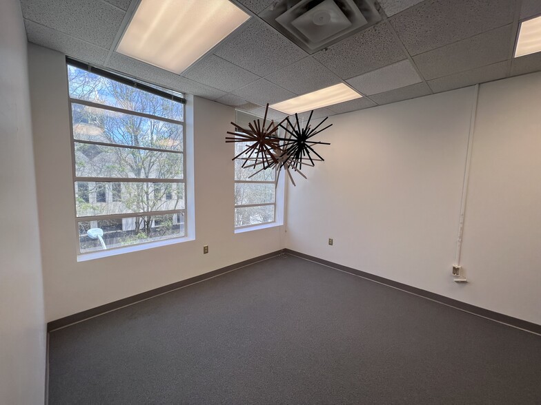 More Photos Of 132 Mitchell St SW, Atlanta Storefront Retail Office For Lease