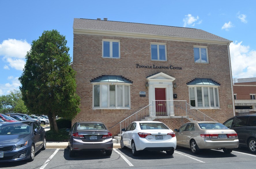 More Photos Of 3921-3951 University Dr, Fairfax Office For Lease
