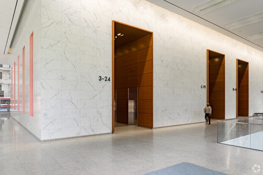 More Photos Of 333 Bay St, Toronto Office For Sale
