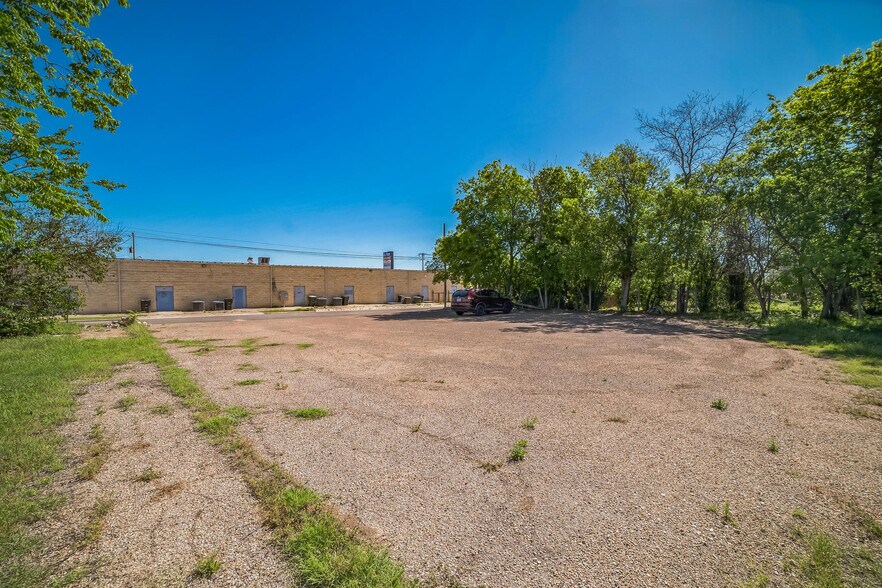 More Photos Of 810 W Rancier Ave, Killeen Unknown For Lease