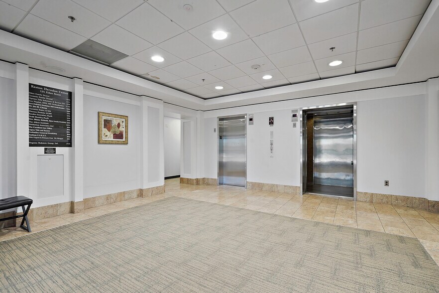 More Photos Of 131 Elden St, Herndon Medical For Lease
