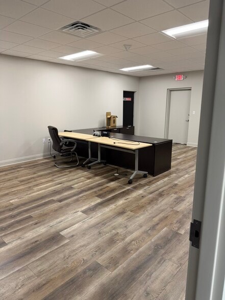 More Photos Of 5901 N W St, Pensacola General Retail For Sale