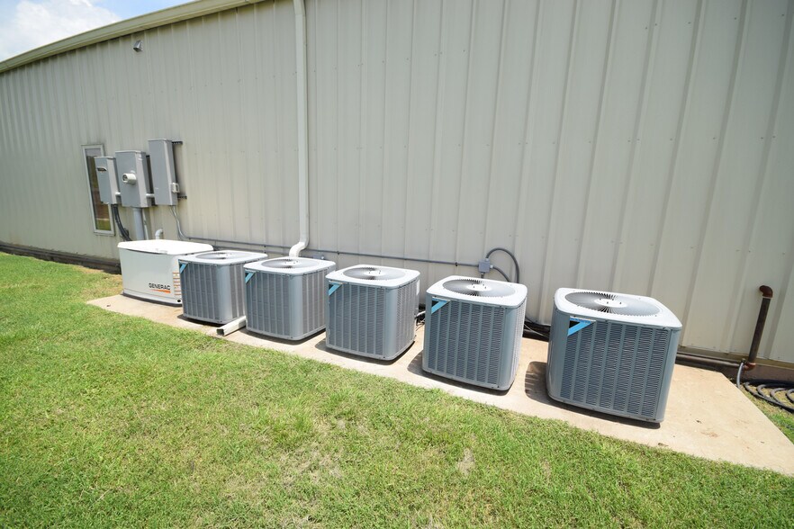 More Photos Of 10024 Highway 165, North Little Rock Light Manufacturing For Sale