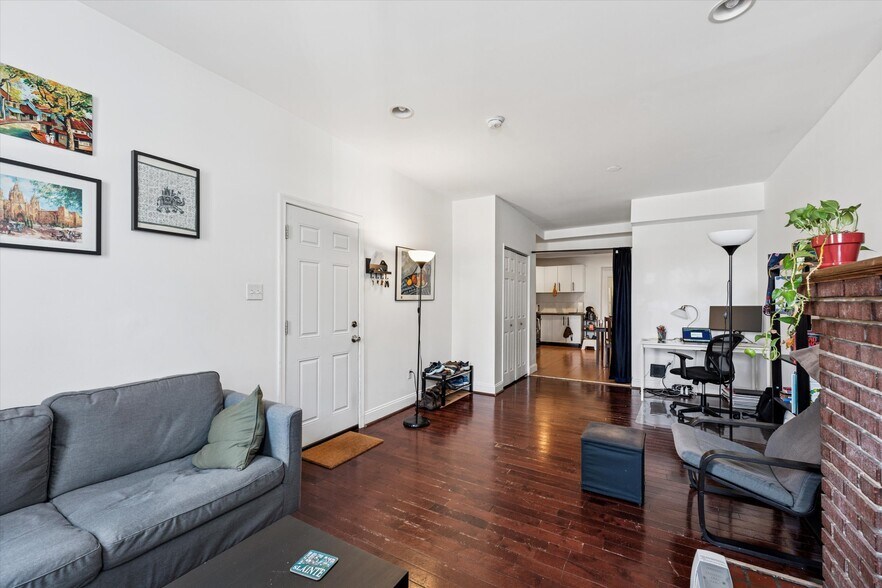 More Photos Of 903 S 13th St, Philadelphia Multifamily For Sale