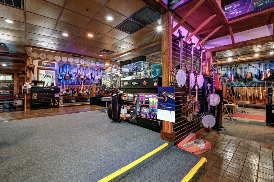 More Photos Of 1900 Mellwood Ave, Louisville Freestanding For Sale