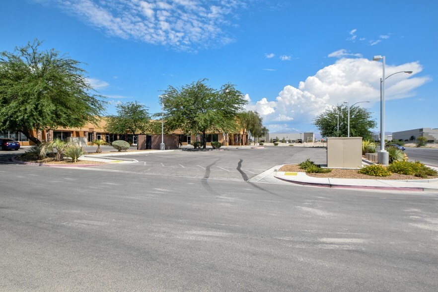 More Photos Of 2797 N Lamb Blvd, Las Vegas Freestanding For Lease