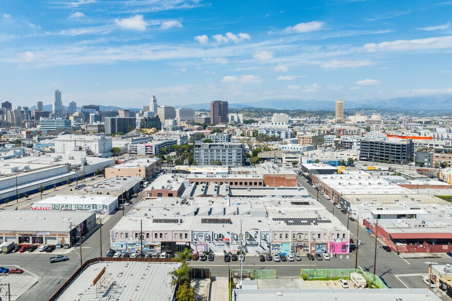 More Photos Of 1101-1135 E 5th St, Los Angeles Warehouse For Lease