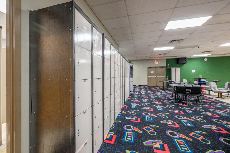 More Photos Of 129-145 Danbury Rd, New Milford Storefront For Lease