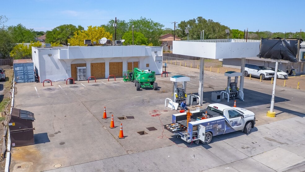 Primary Photo Of 1723 E Main St, Alice Convenience Store For Sale