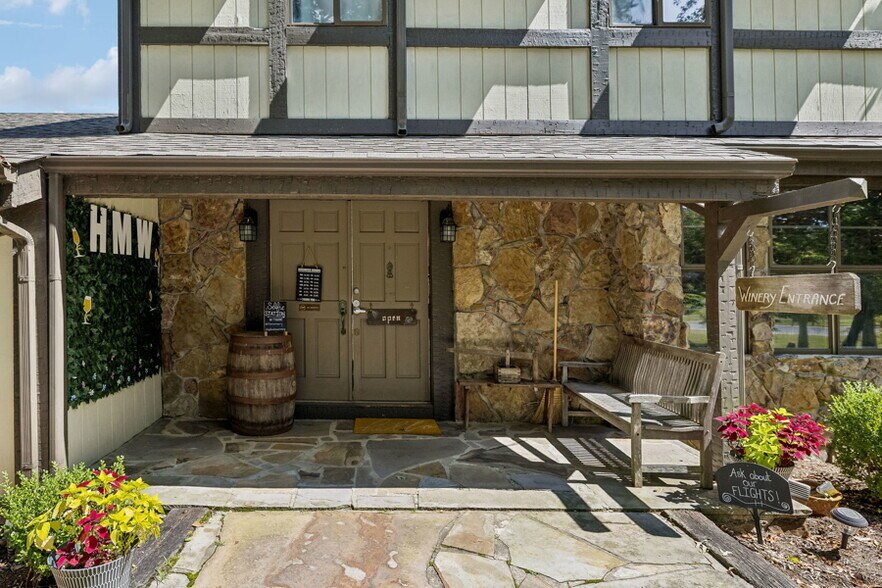 More Photos Of 2965 Tennessee 28, Jamestown Winery Vineyard For Sale