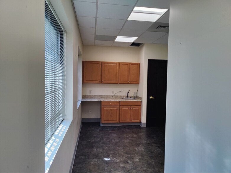 More Photos Of 227 Smith St, Brooklyn Storefront For Lease