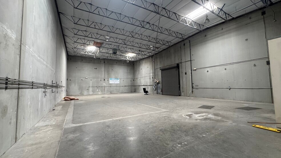 More Photos Of 6675 Schuster St, Las Vegas Warehouse For Lease