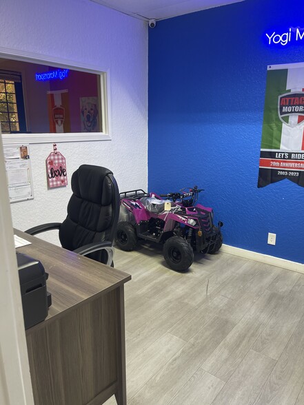 More Photos Of 1110 2nd Ave S, Lake Worth Warehouse For Lease